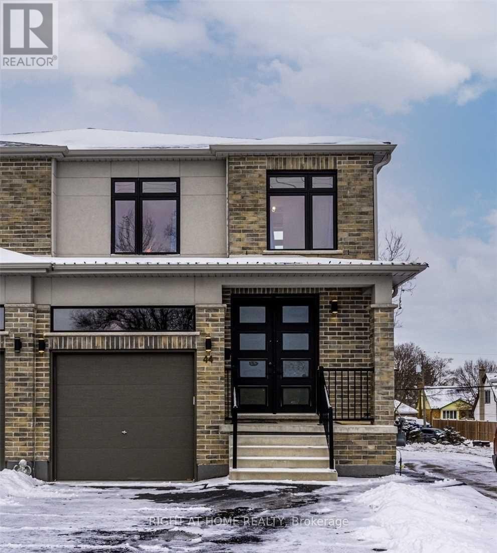 MLS® listing #30384376 for sale located at 44 FRANKLIN STREET S