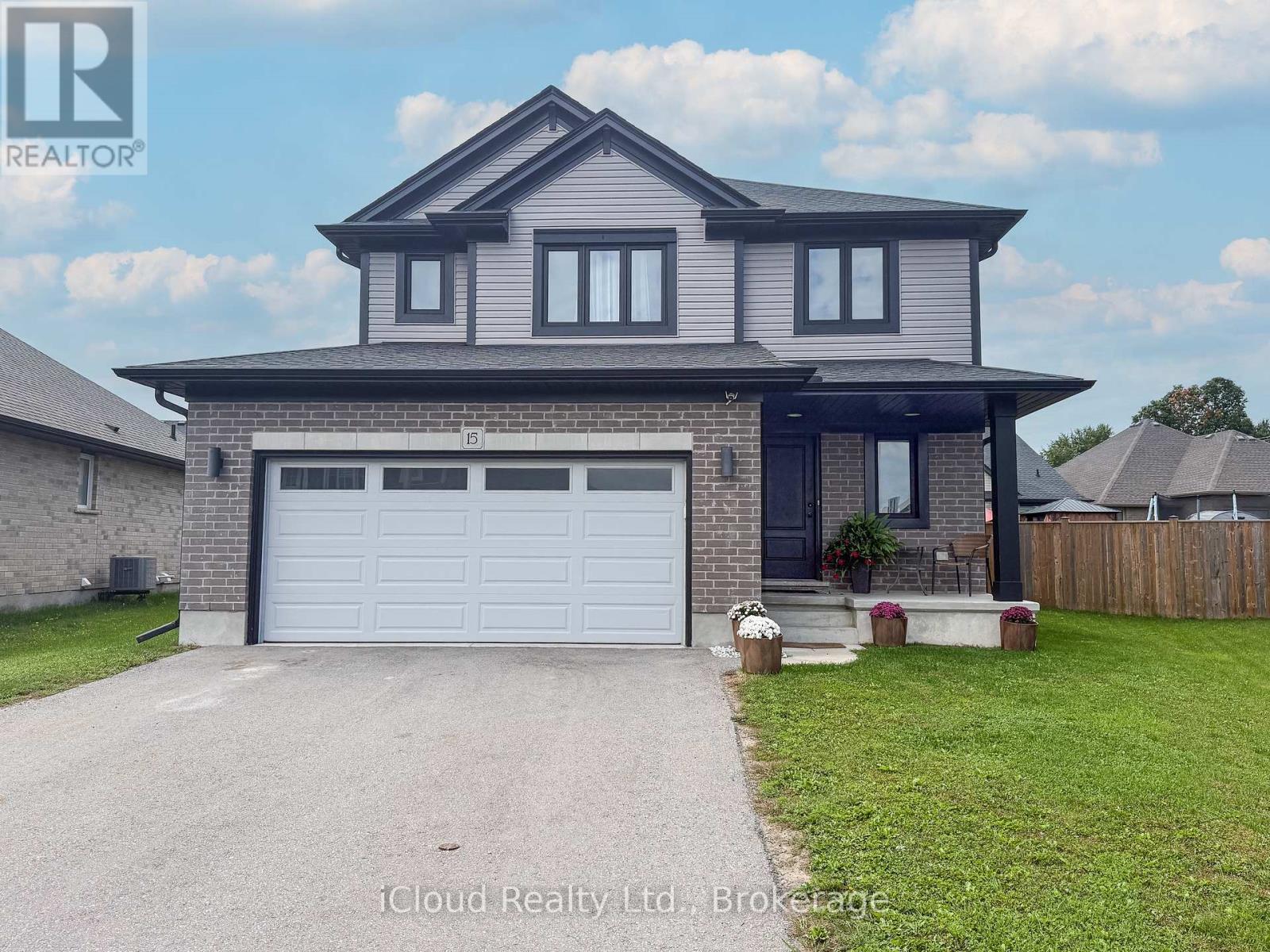 MLS® listing #30384447 for sale located at 15 CURREN CRESCENT