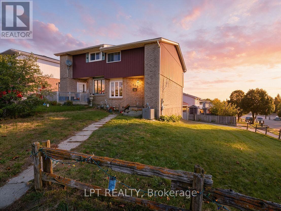 MLS® listing #30384829 for sale located at 102 THE COUNTRY WAY