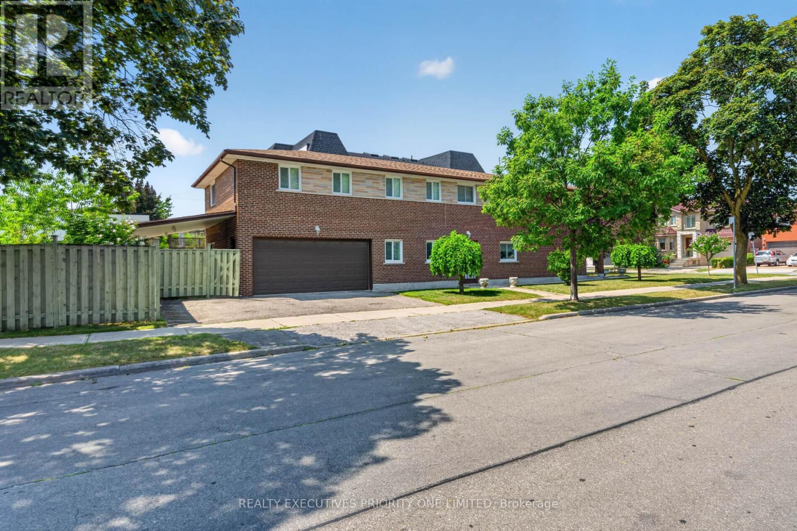 MLS® listing #30384915 for sale located at 355 GLEN PARK AVENUE