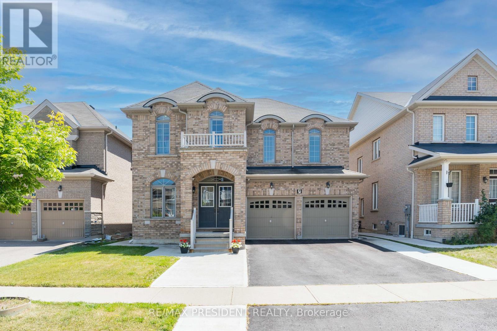 MLS® listing #30385158 for sale located at 7 WELLPARK WAY