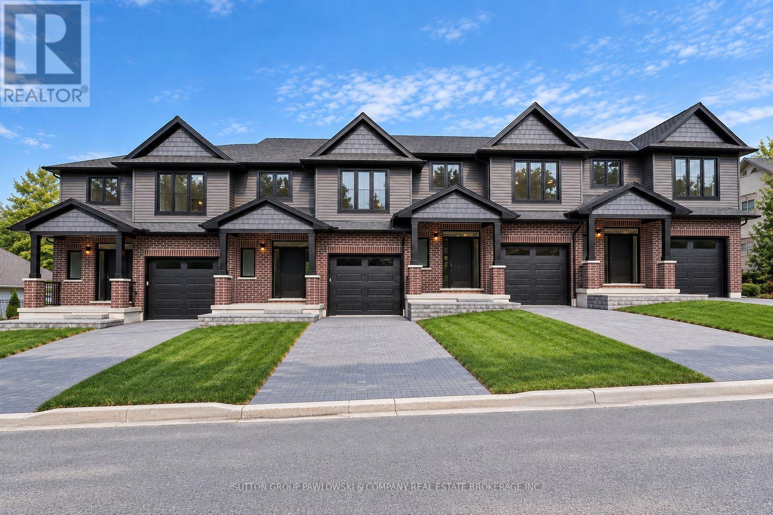MLS® listing #30385519 for sale located at 27 - 414 OLD WONDERLAND ROAD