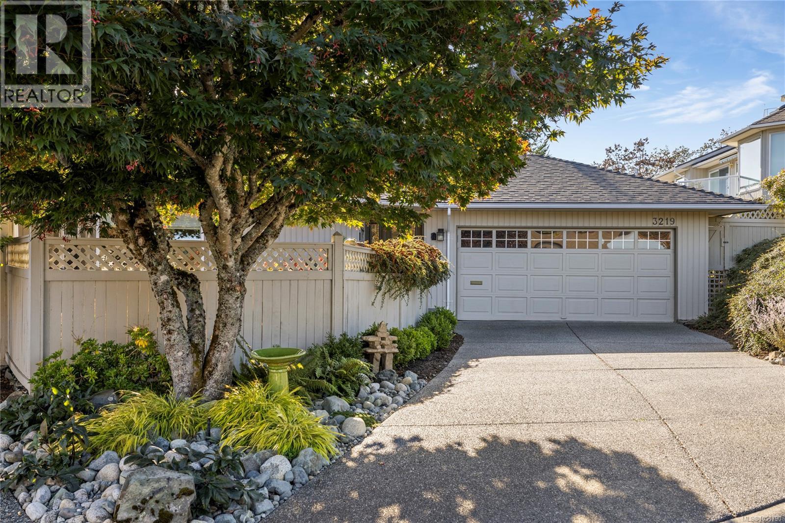 MLS® listing #30385608 for sale located at 3219 Point Pl
