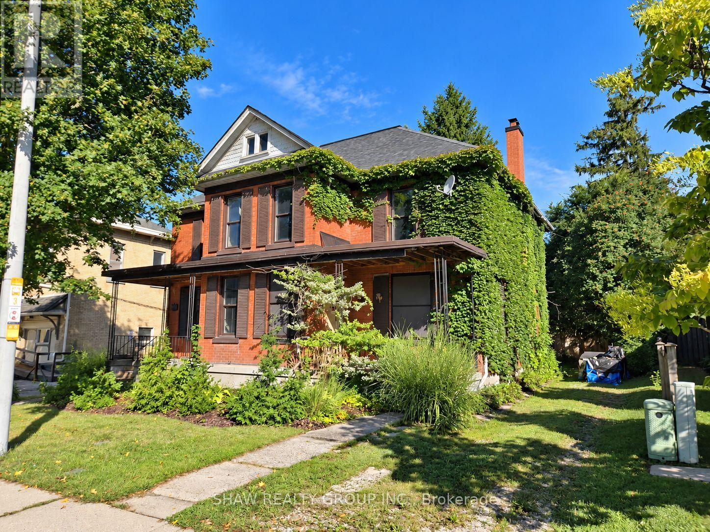 MLS® listing #30385704 for sale located at 371 HUNTER STREET