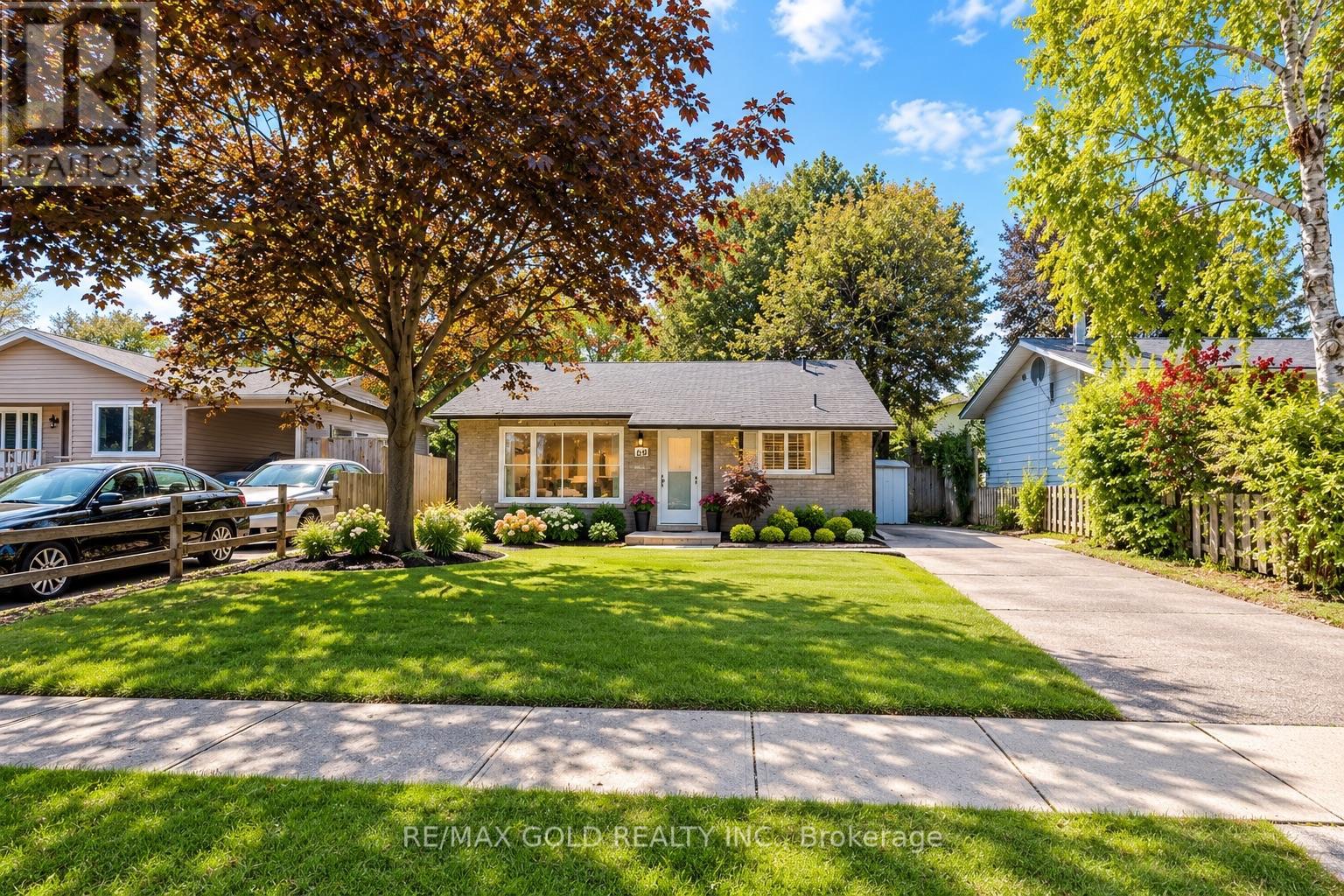 MLS® listing #30385881 for sale located at 85 WILLIAMSBURG ROAD