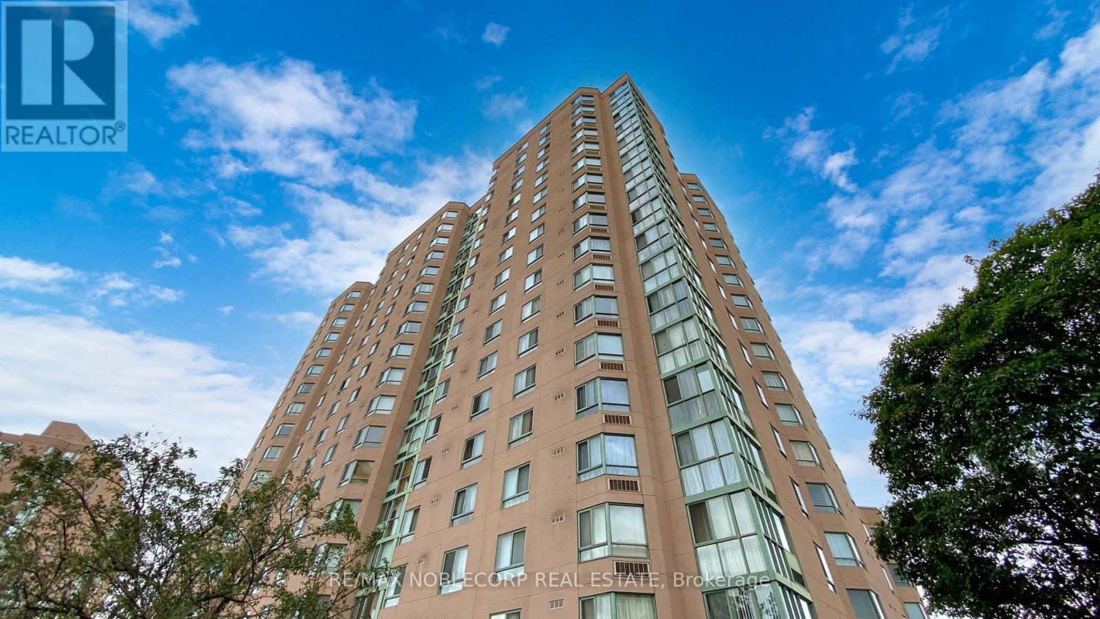 MLS® listing #30386120 for sale located at 906 - 41 MARKBROOK LANE