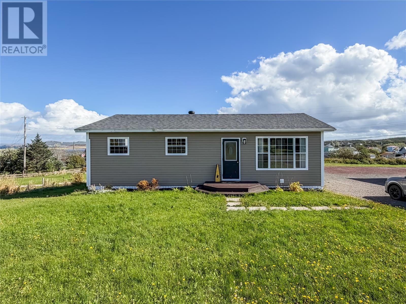 MLS® listing #30386492 for sale located at 606 Sunset Drive