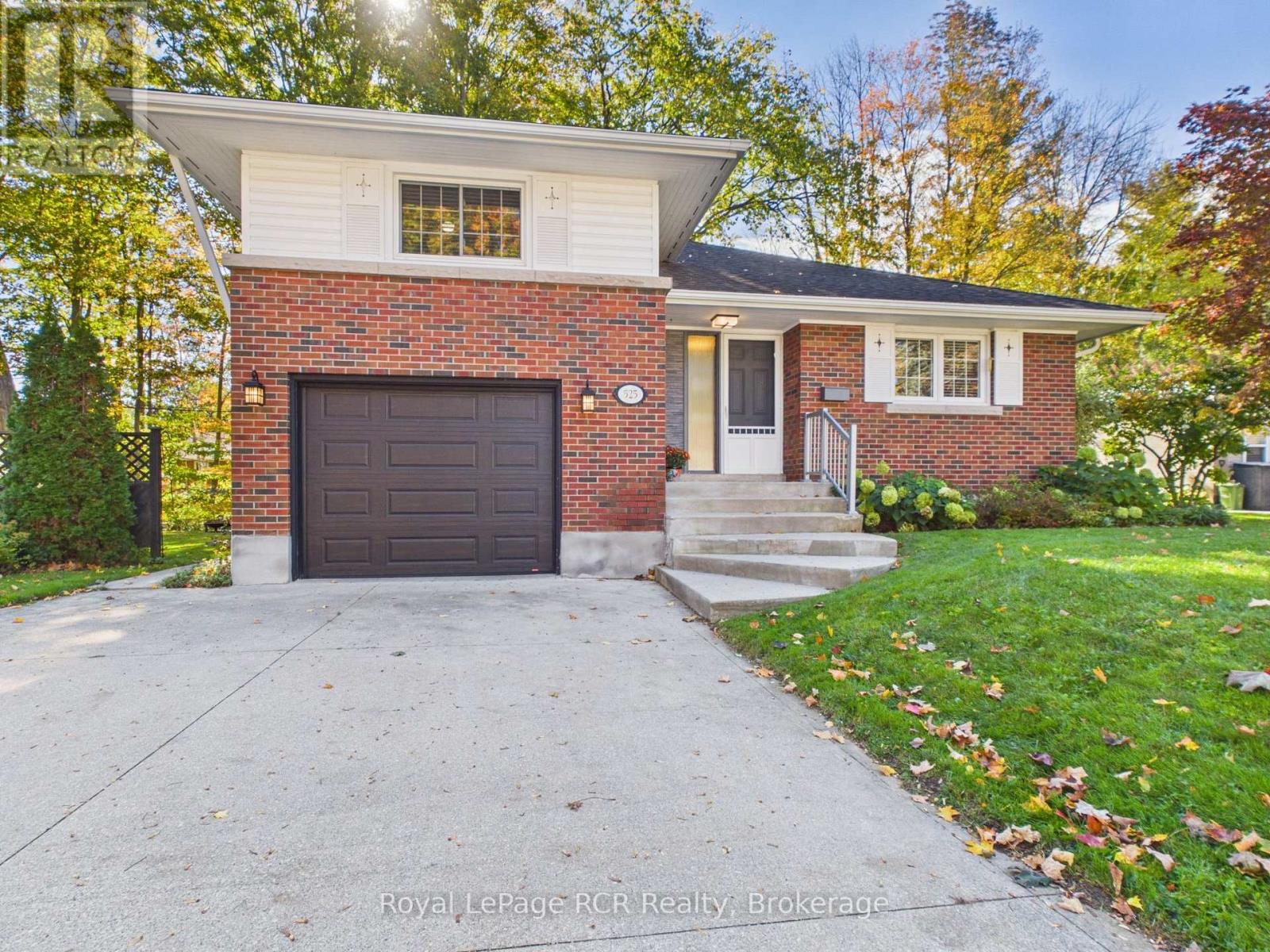 MLS® listing #30386531 for sale located at 525 6TH STREET W