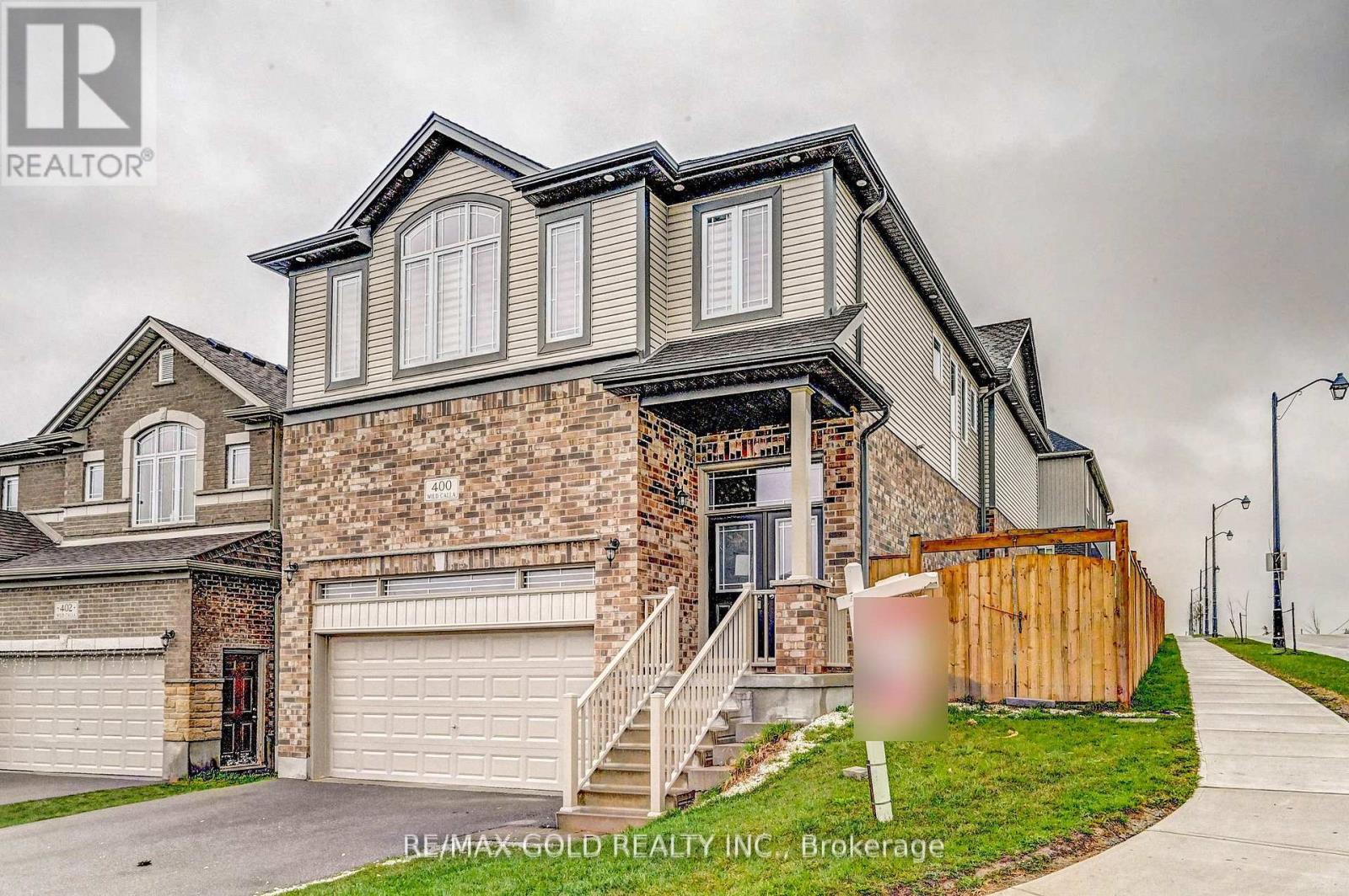 MLS® listing #30387681 for sale located at UPPER - 400 WILD CALLA STREET