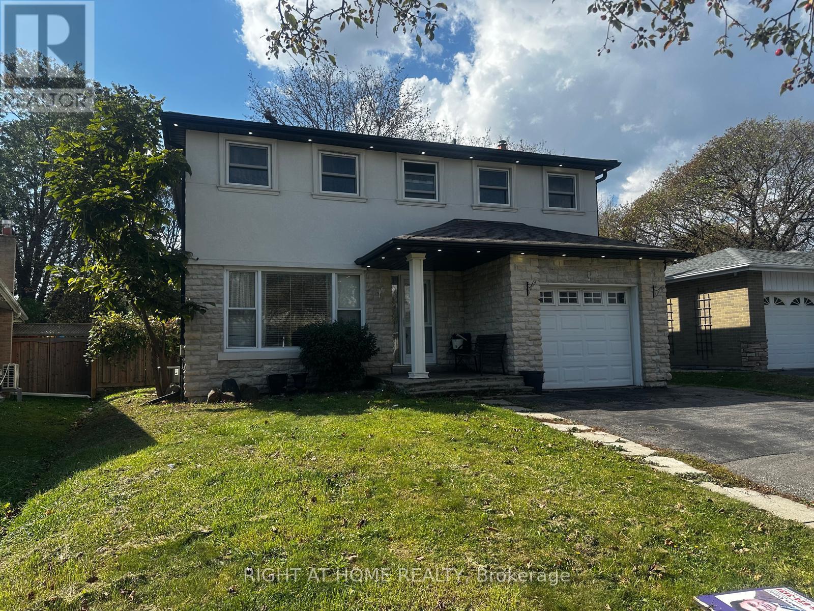 MLS® listing #30389574 for sale located at 71 SANDRIFT SQUARE