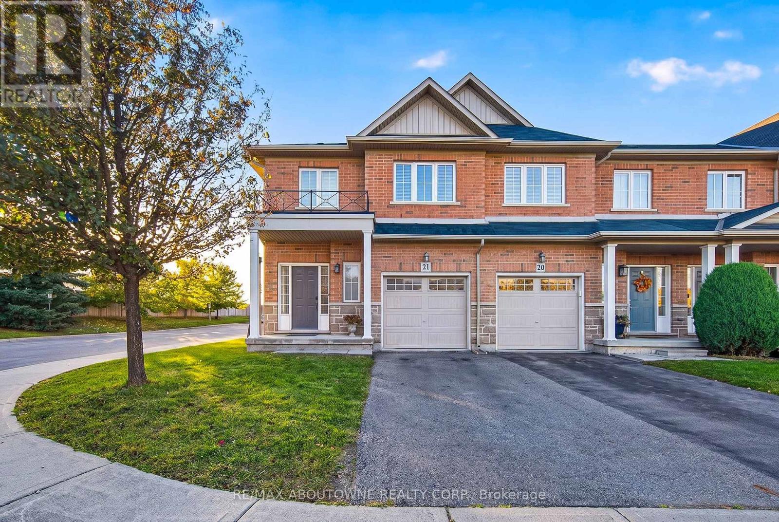 MLS® listing #30389602 for sale located at 21 - 170 PALACEBEACH TRAIL