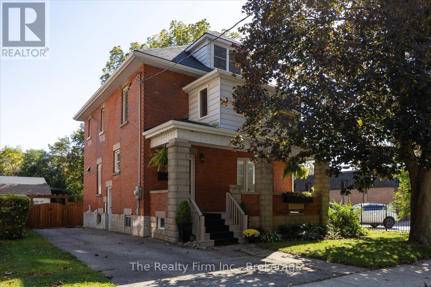MLS® listing #30389718 for sale located at 101 ST VINCENT STREET N