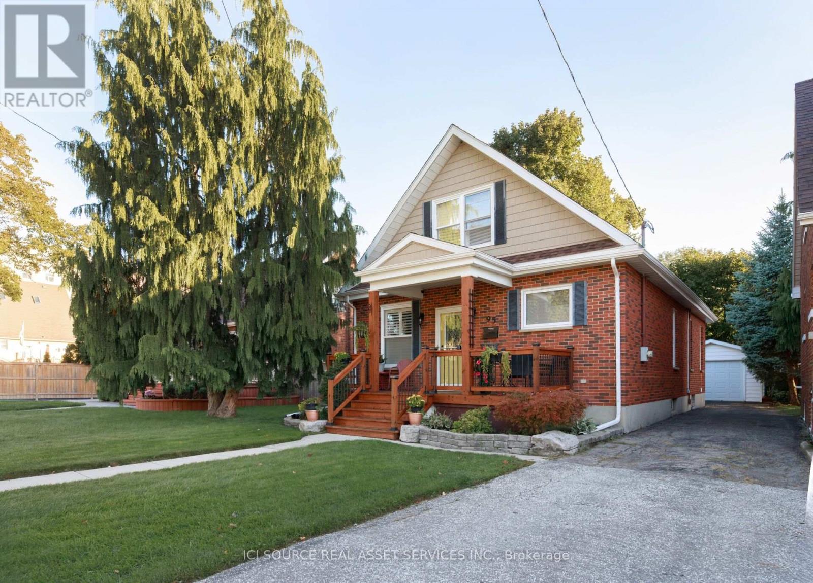 MLS® listing #30389725 for sale located at 95 ROBERTSON AVENUE