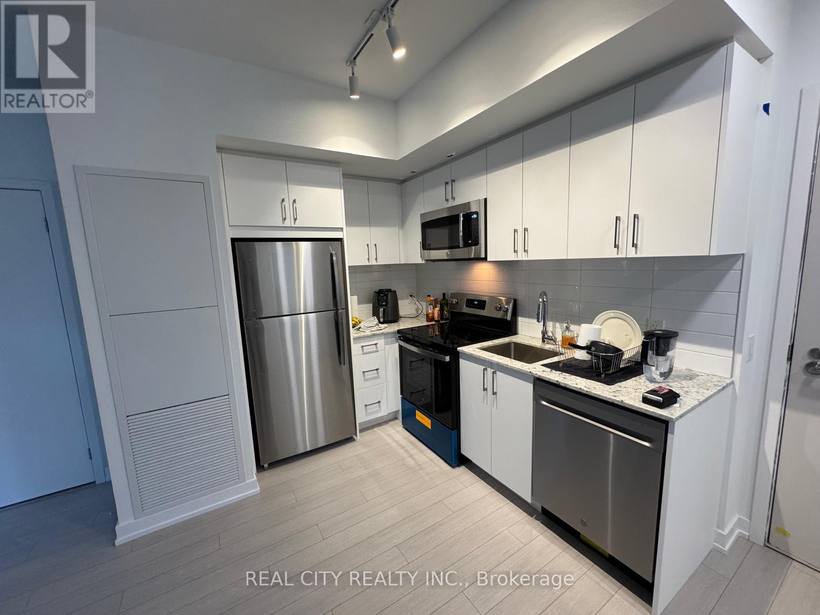 MLS® listing #30391155 for sale located at 406 - 4010 EGLINTON AVENUE