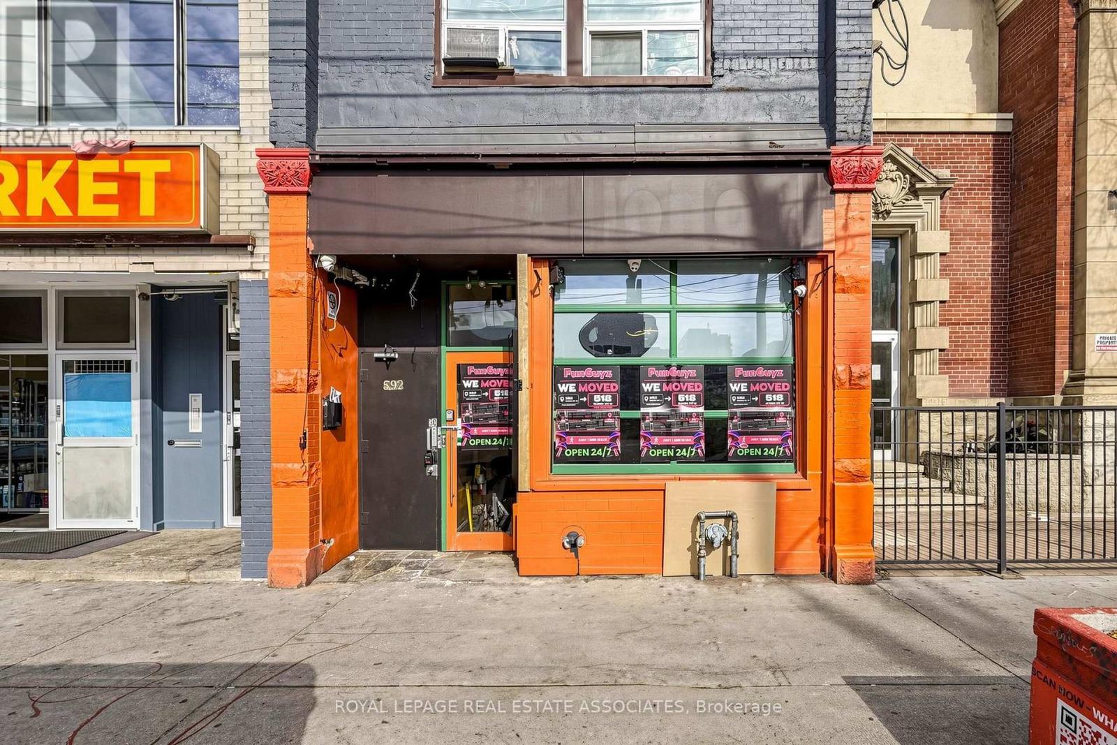 MLS® listing #30391864 for sale located at 592 QUEEN STREET W