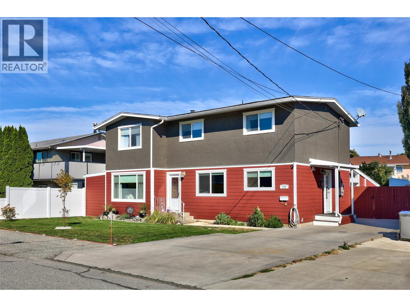 MLS® listing #30392185 for sale located at 732 Ivy Avenue
