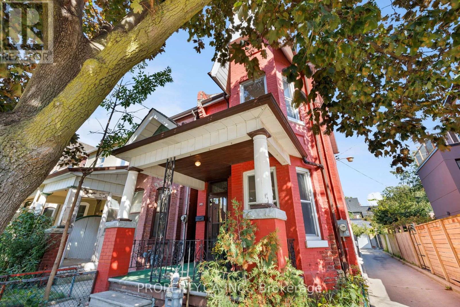 MLS® listing #30395074 for sale located at 195 SHAW STREET