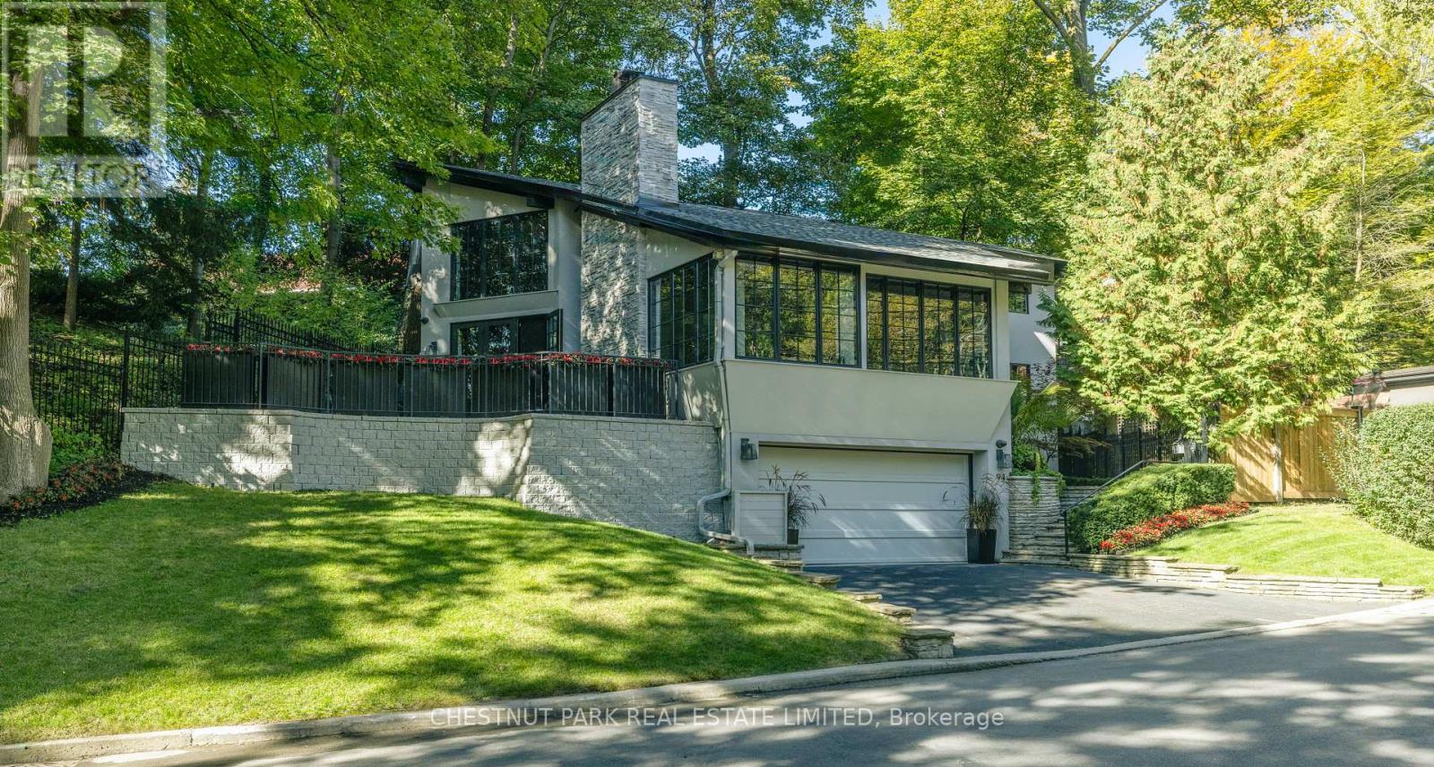 MLS® listing #30395846 for sale located at 94 ROXBOROUGH DRIVE