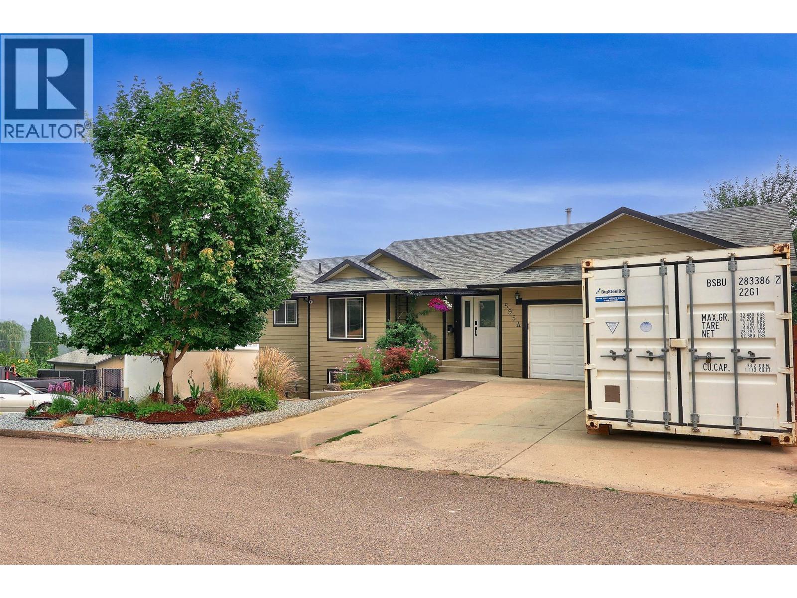 MLS® listing #30397375 for sale located at 895A GEORGEANN Road