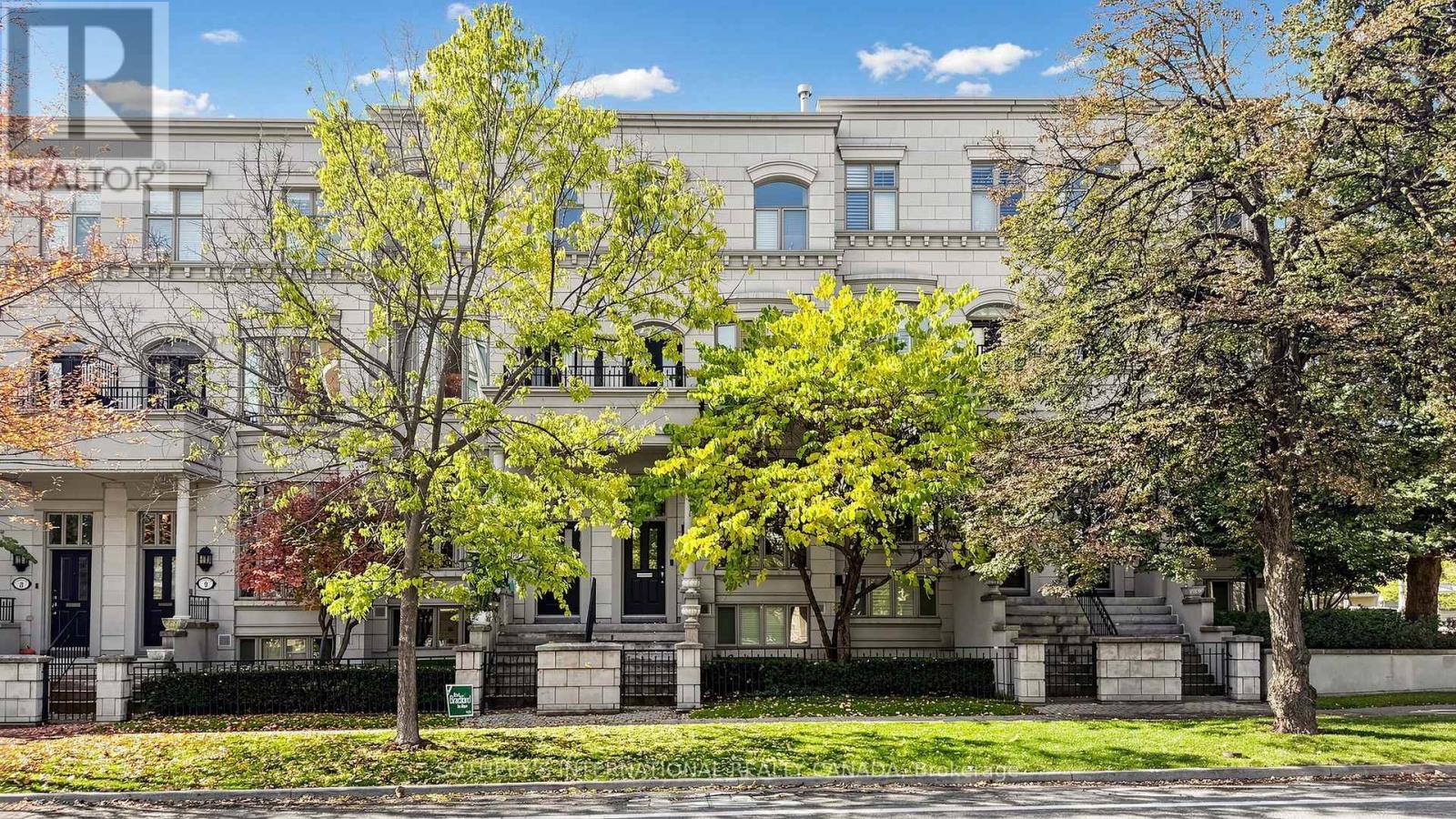 MLS® listing #30400086 for sale located at 11 - 260 RUSSELL HILL ROAD