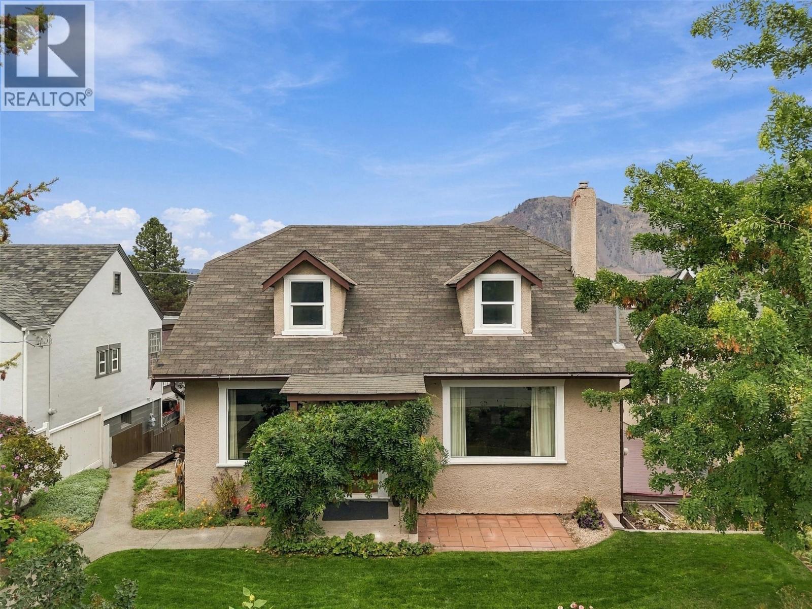 MLS® listing #30400458 for sale located at 812 Columbia Street