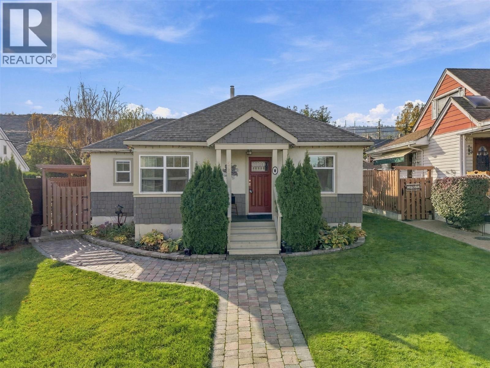 MLS® listing #30400459 for sale located at 1233 Pine Street