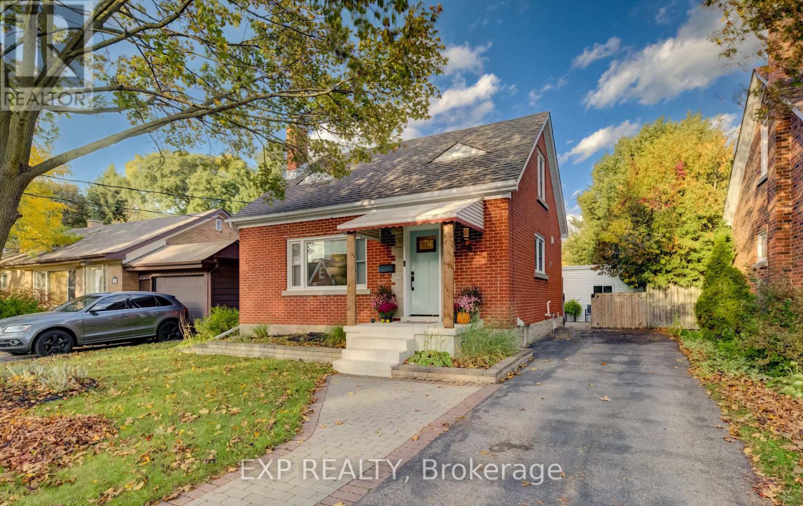 MLS® listing #30401921 for sale located at 36 CRESTWOOD AVENUE
