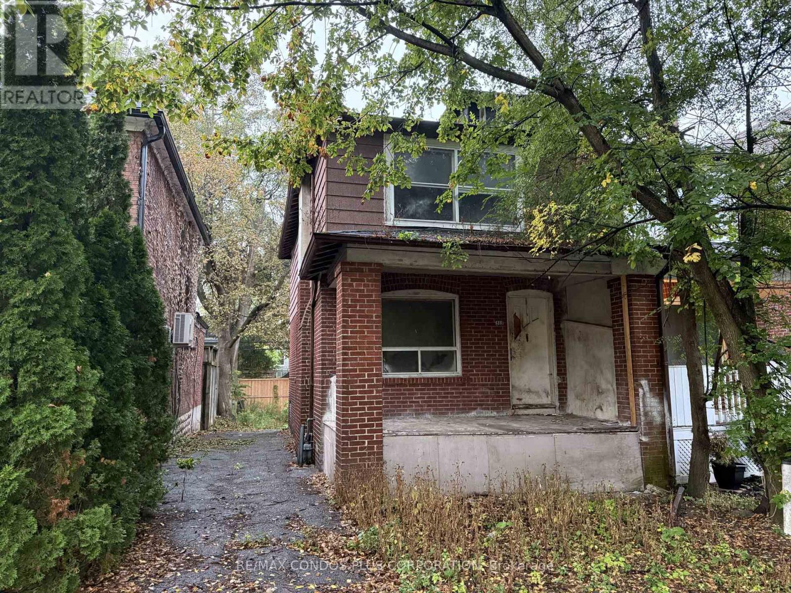 MLS® listing #30402022 for sale located at 313 MANOR ROAD E