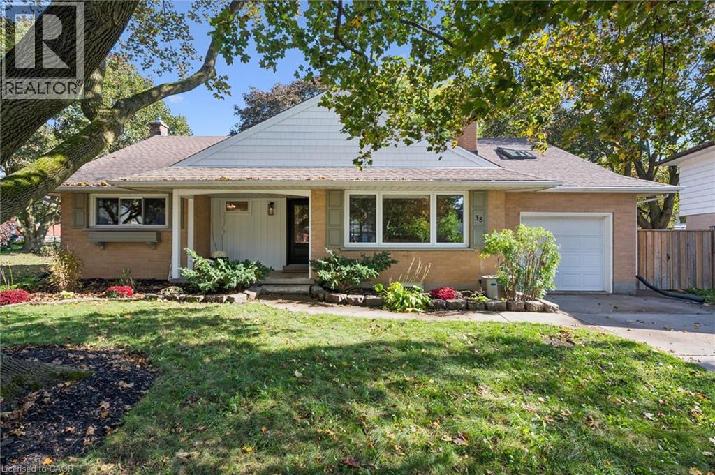 MLS® listing #30402264 for sale located at 38 YULE Place