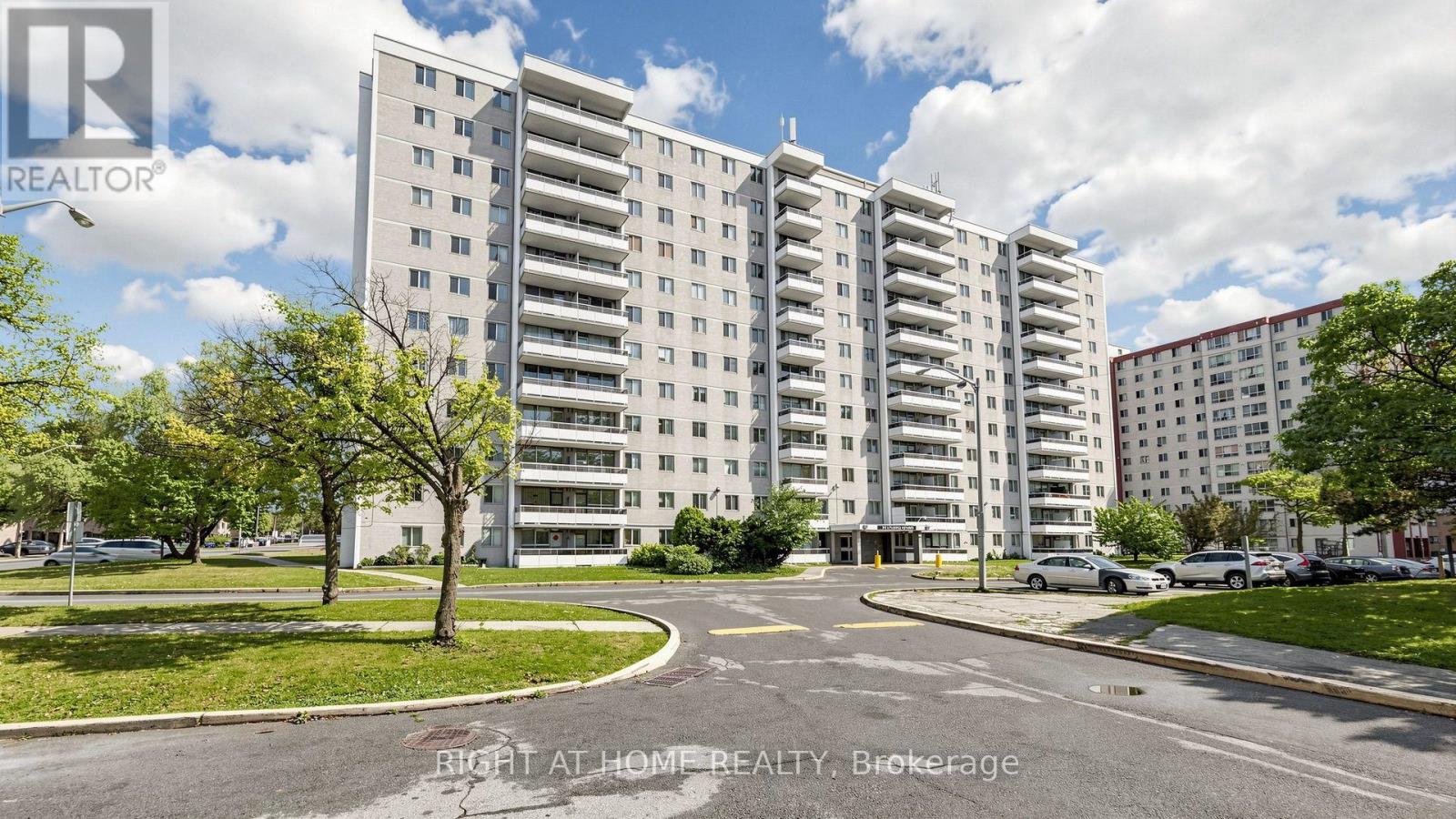 MLS® listing #30402409 for sale located at 904 - 100 LOTHERTON PATHWAY