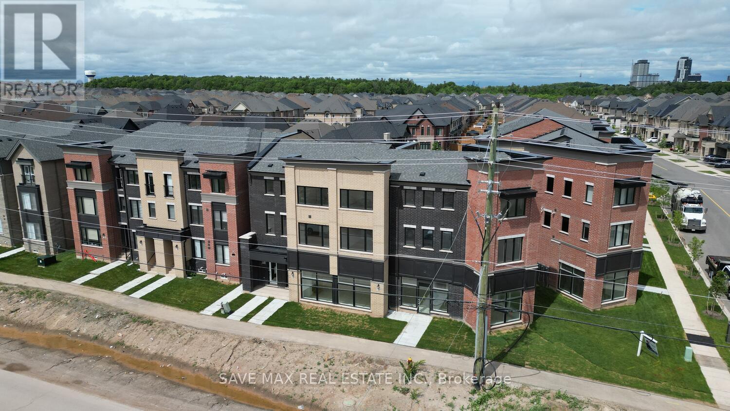 MLS® listing #30404105 for sale located at 2 - 3299 SIXTH LINE