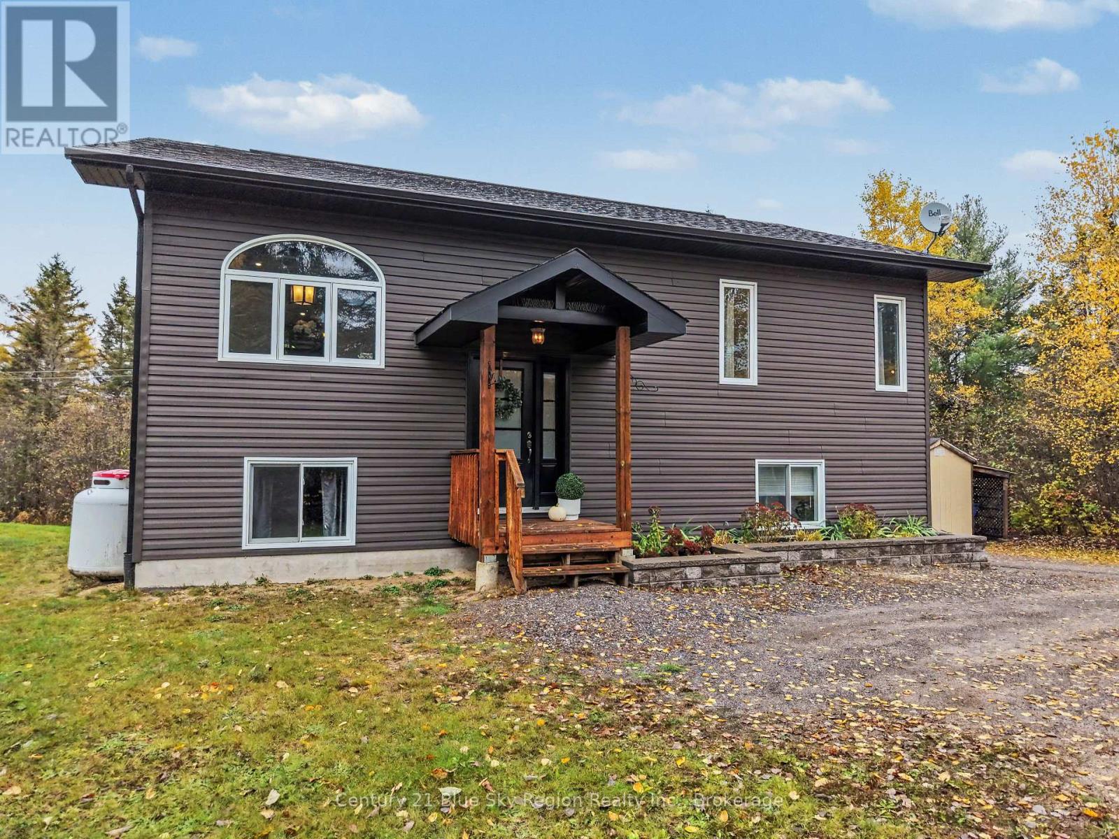 MLS® listing #30404338 for sale located at 551 LAVIGNE ROAD