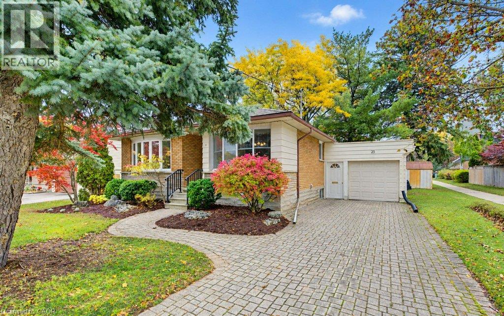 MLS® listing #30405226 for sale located at 25 APPLEWOOD Avenue