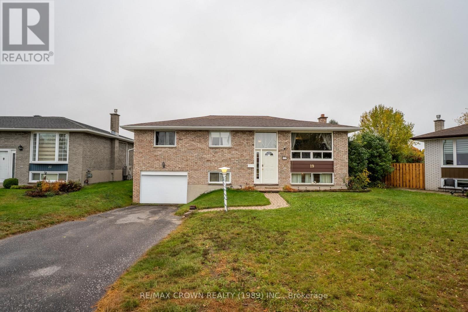 MLS® listing #30405425 for sale located at 19 KNOX COURT