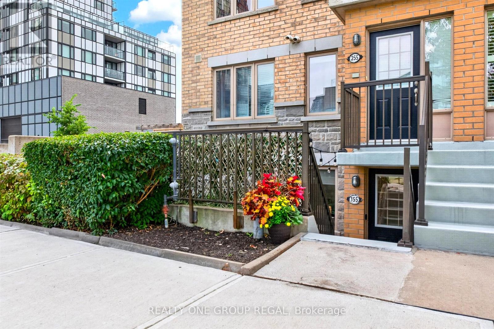 MLS® listing #30405595 for sale located at 155 - 6 FOUNDRY AVENUE