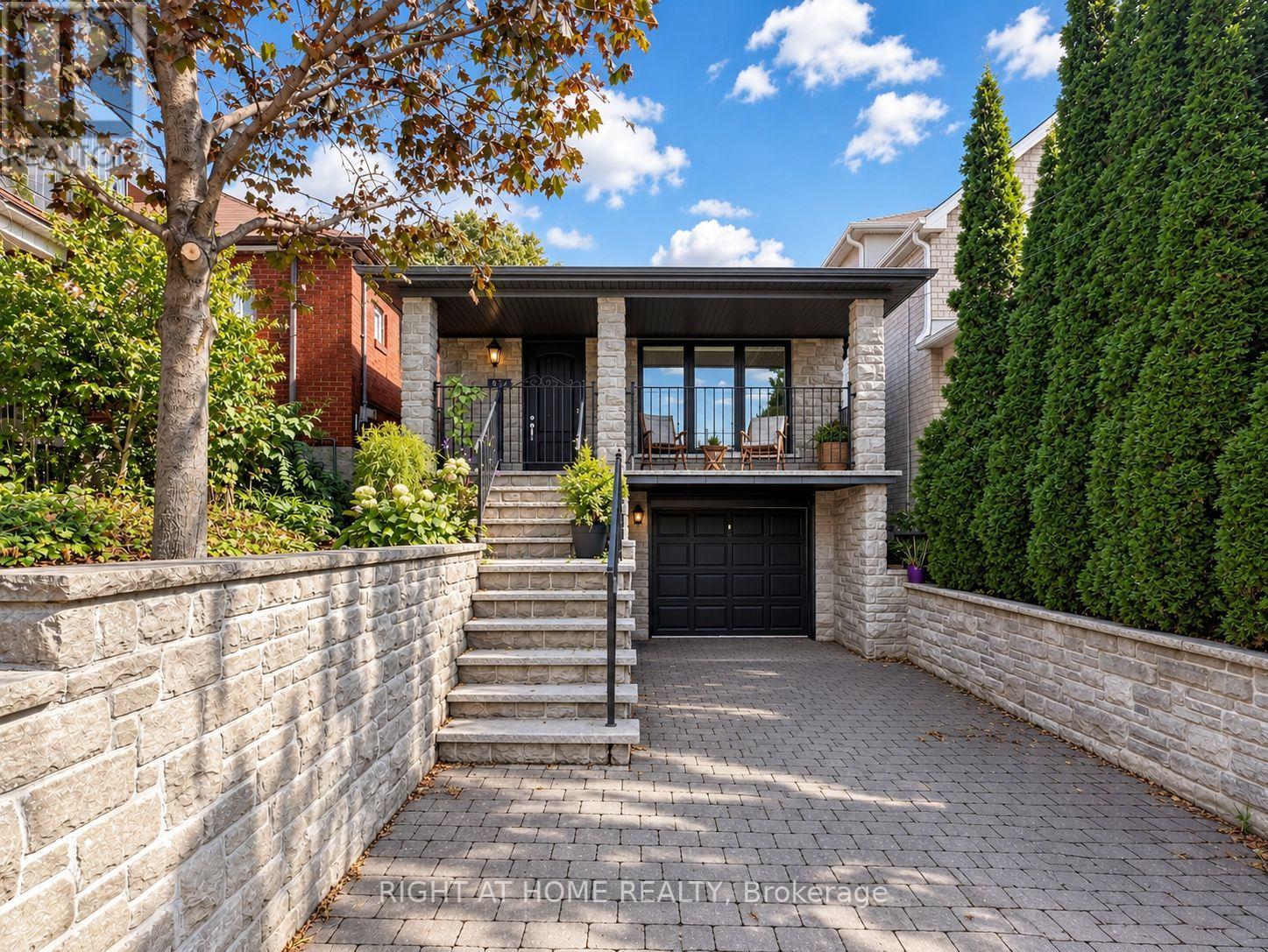 MLS® listing #30405964 for sale located at 497 NORTHCLIFFE BOULEVARD