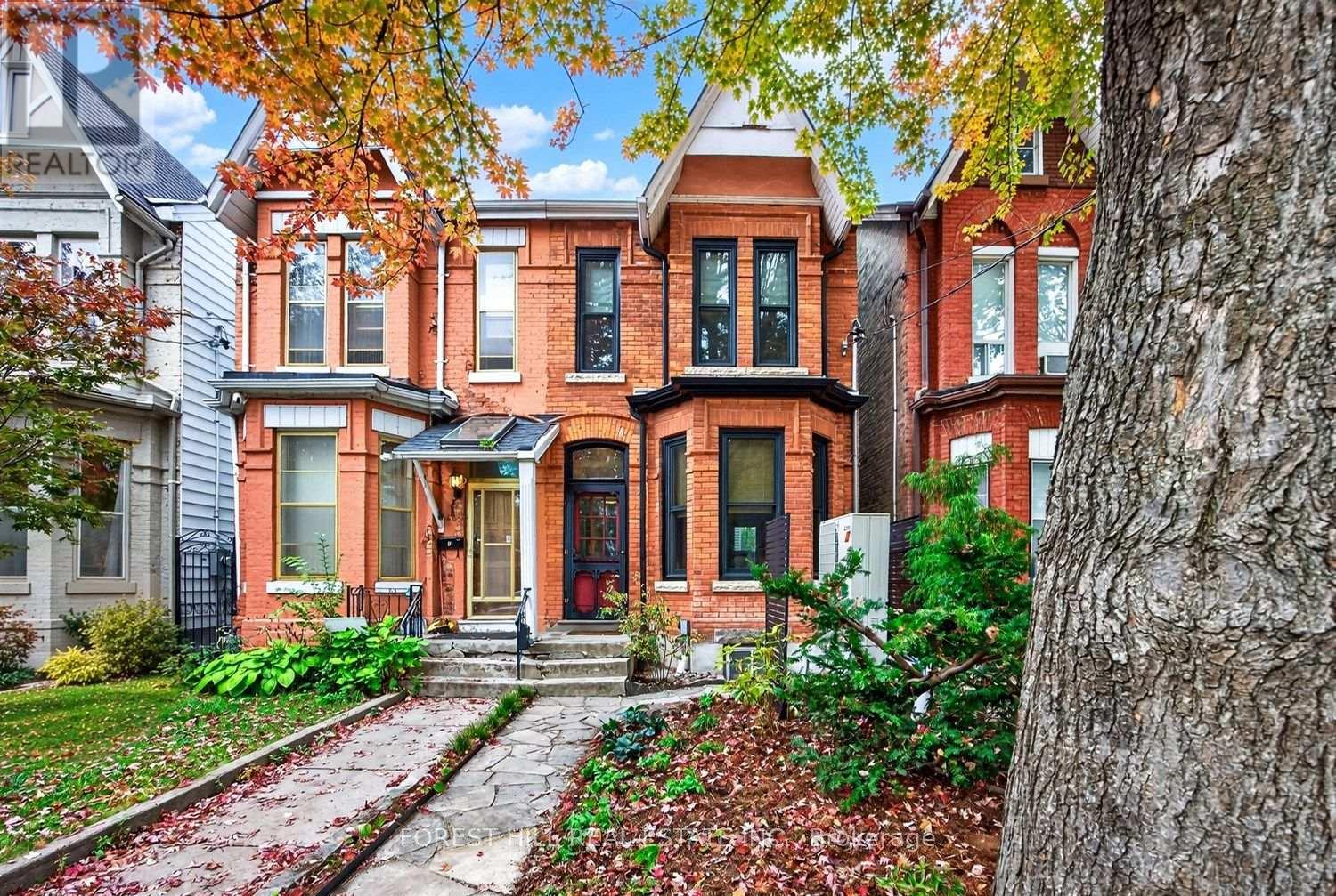 MLS® listing #30406873 for sale located at 44 RUSSELL STREET