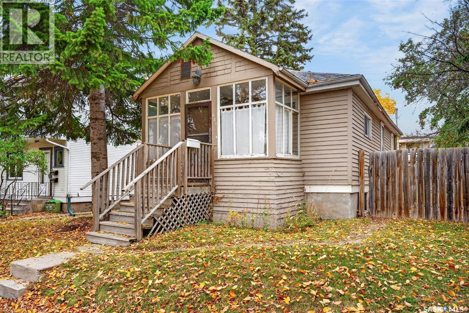 MLS® listing #30408169 for sale located at 631 7th STREET E