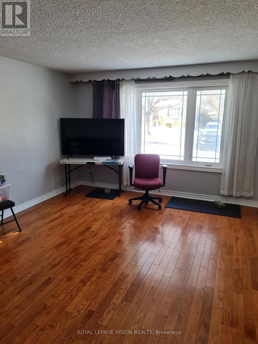 MLS® listing #30409398 for sale located at MAIN - 25 PAR AVENUE