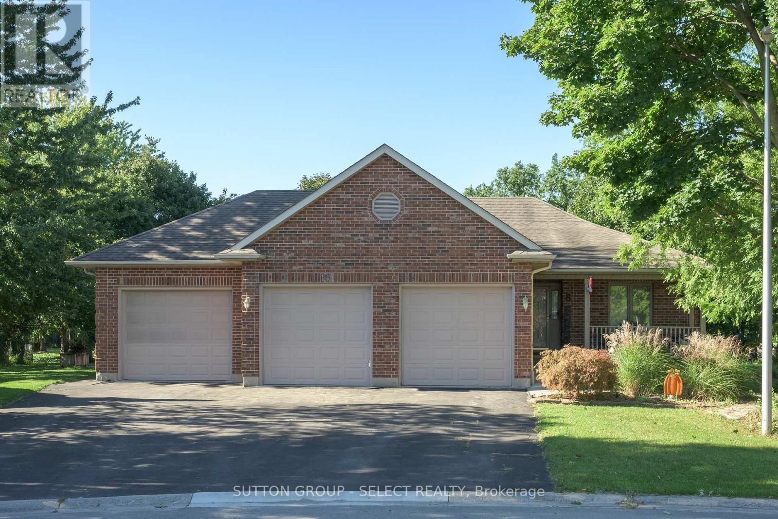 MLS® listing #30409674 for sale located at 8 KENNEDY COURT