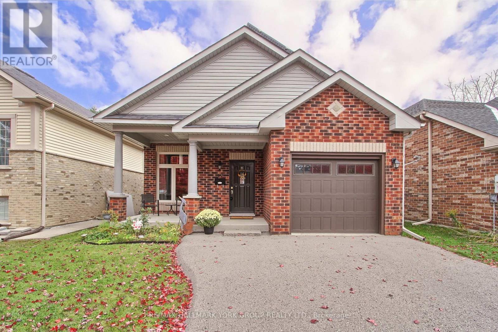 MLS® listing #30409732 for sale located at 17 HILLVIEW DRIVE