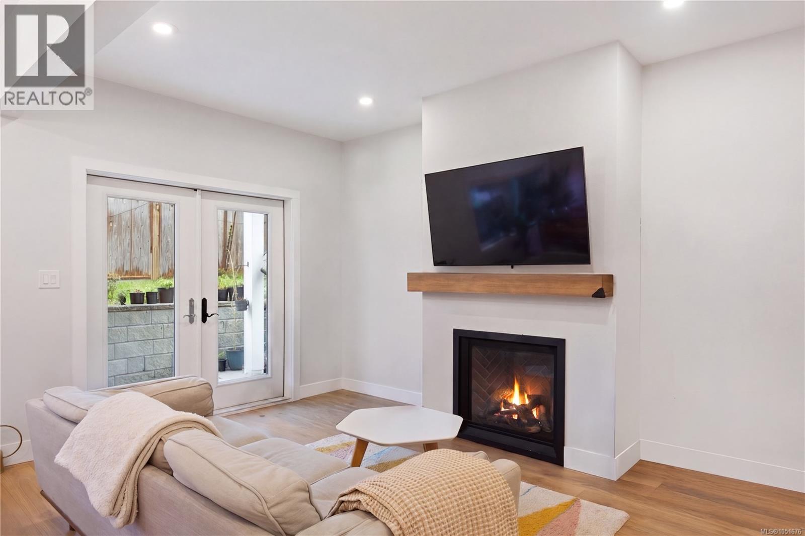 MLS® listing #30410328 for sale located at 2153 Banford Pl