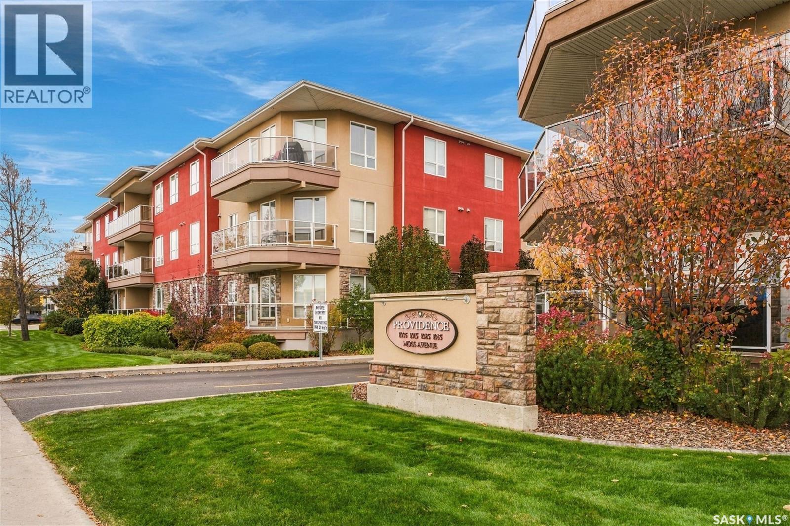 MLS® listing #30410926 for sale located at 224 1025 Moss AVENUE