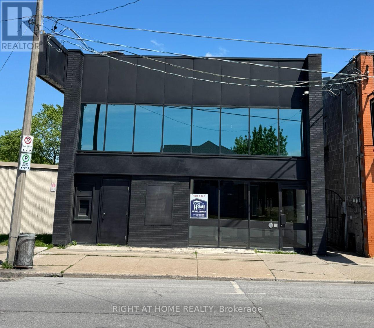MLS® listing #30412343 for sale located at 4872 VICTORIA AVENUE