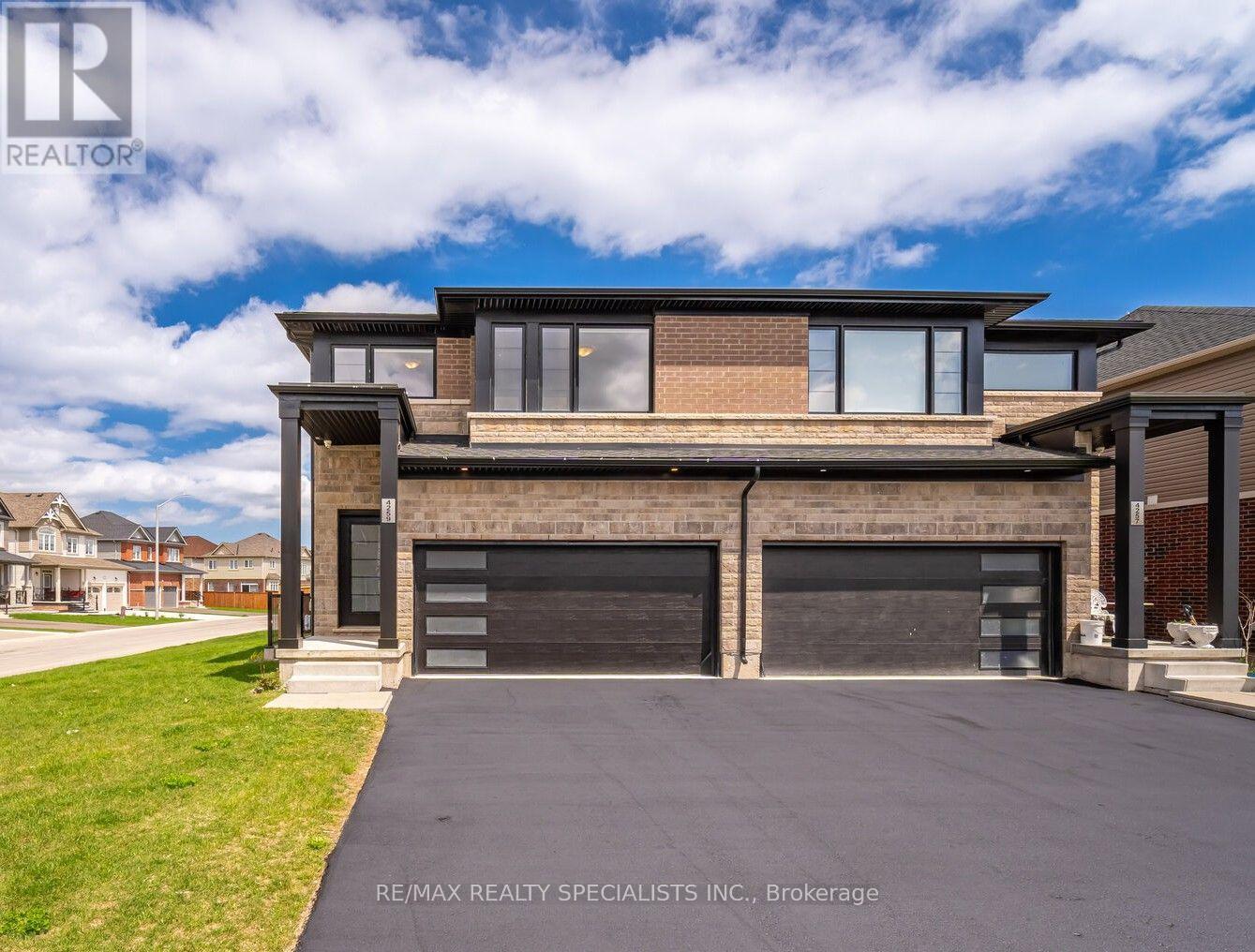 MLS® listing #30412716 for sale located at 4259 SHUTTLEWORTH DRIVE