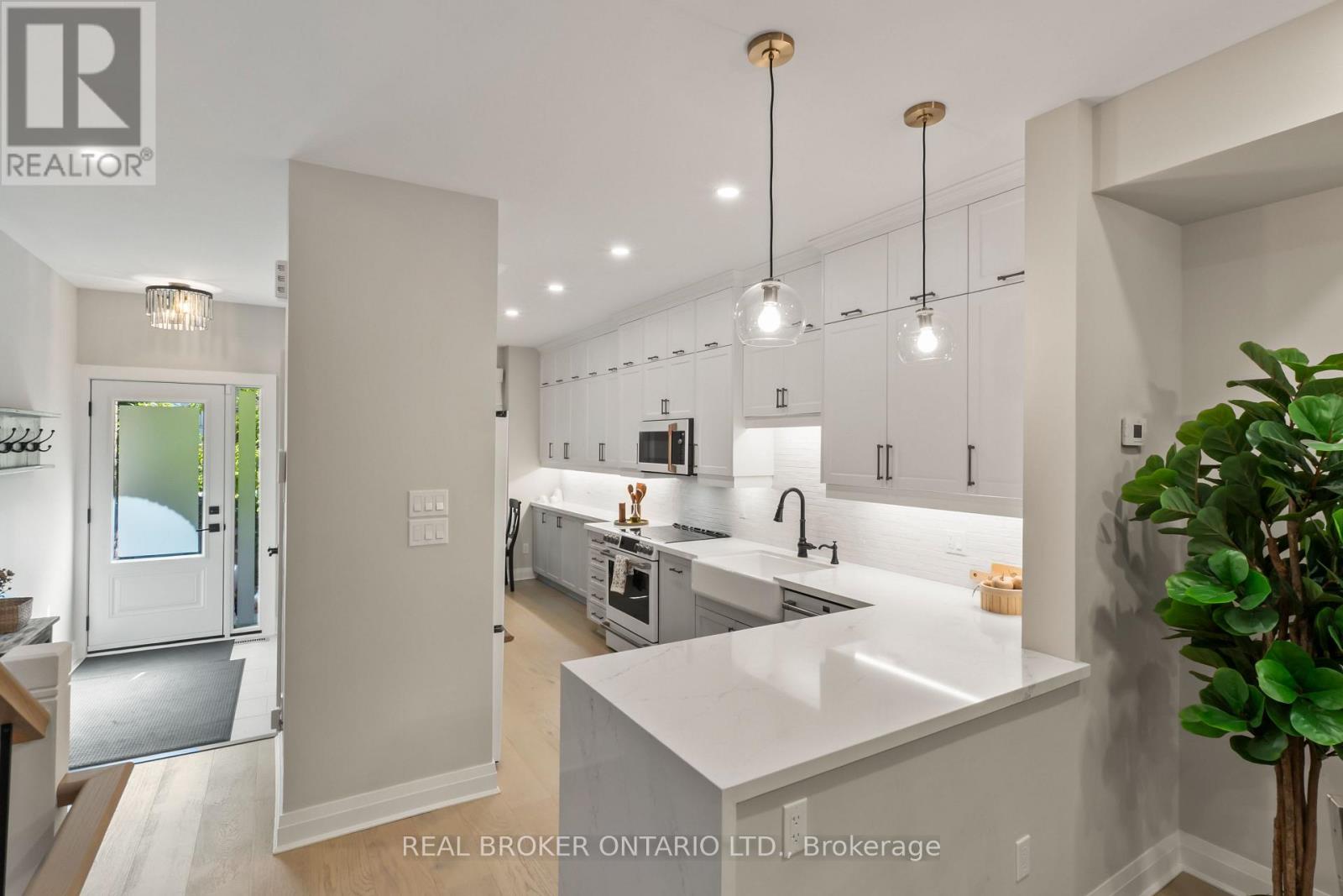 MLS® listing #30412998 for sale located at 12 ST. JAMES COURT