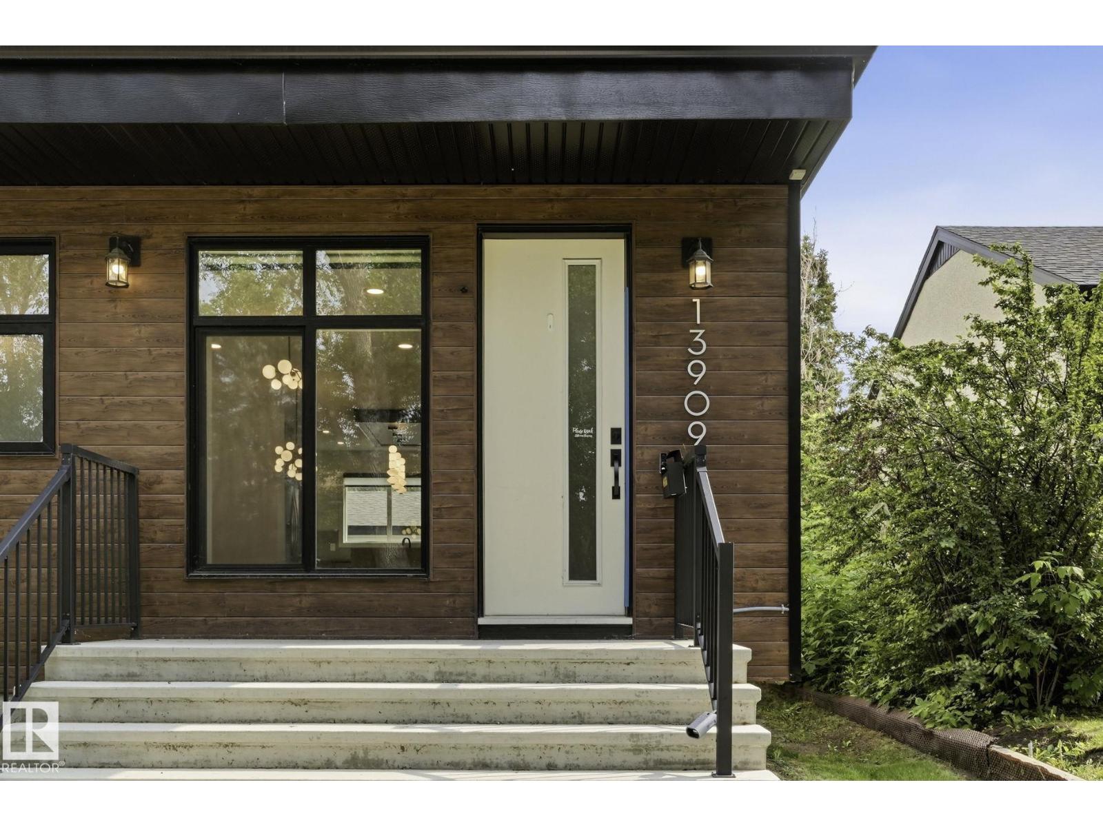 MLS® listing #30413138 for sale located at 13909 107A AV NW