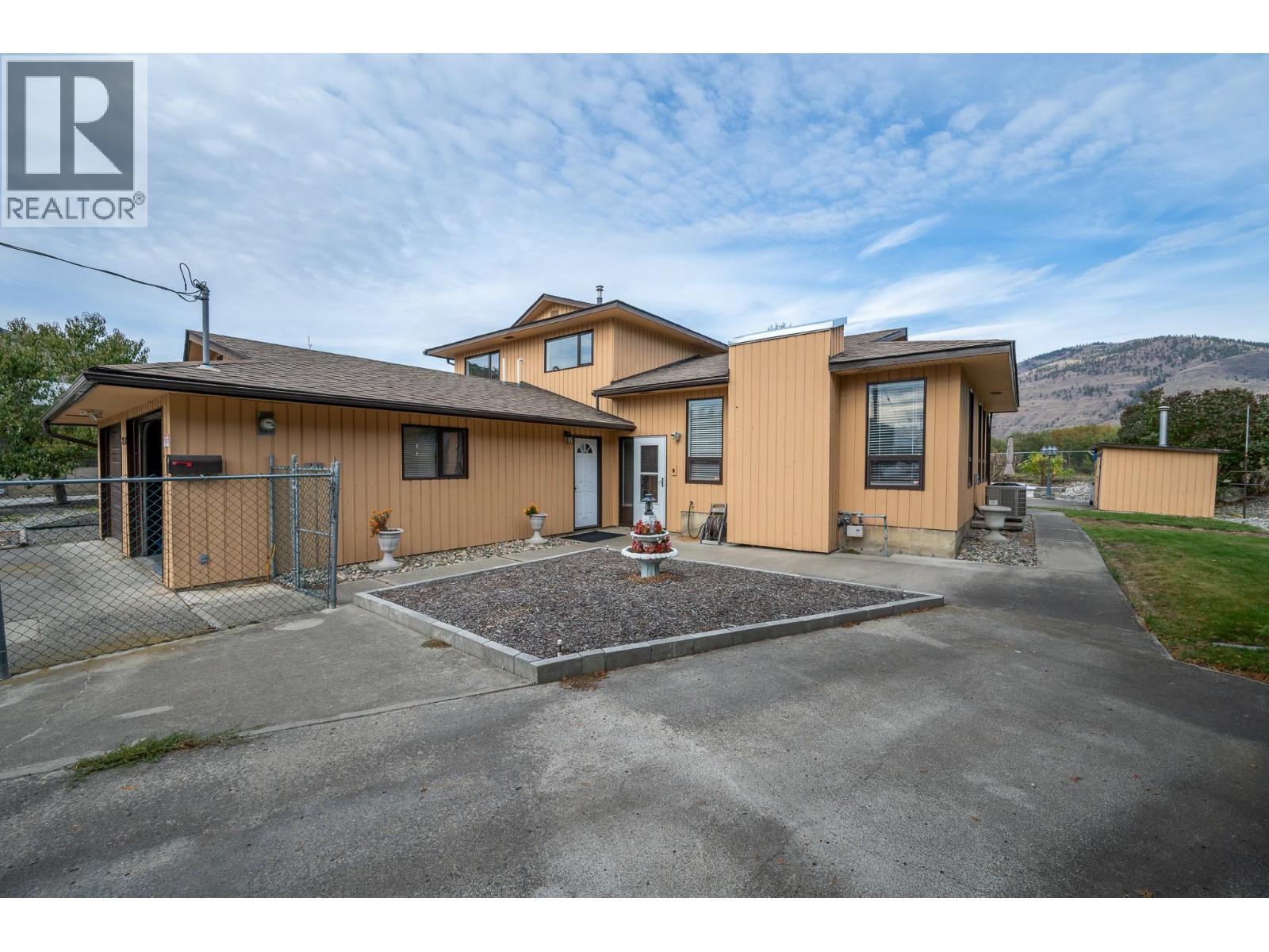 MLS® listing #30414159 for sale located at 718 Driftwood Place