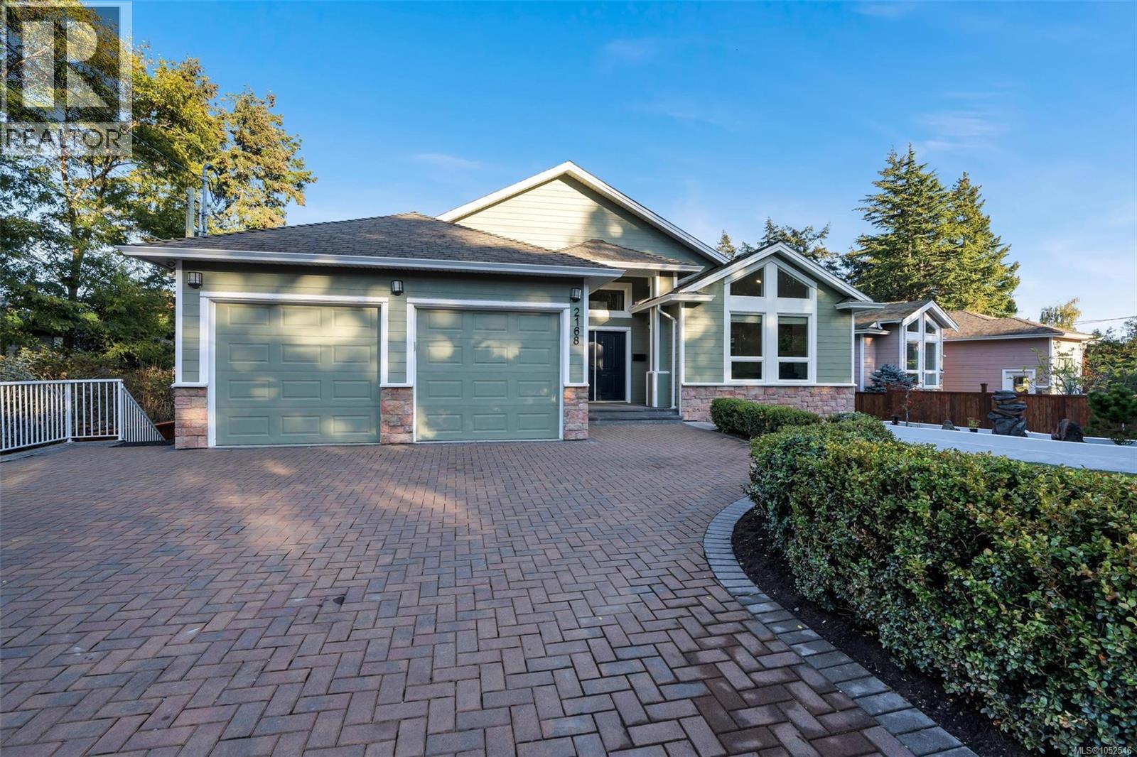 MLS® listing #30414628 for sale located at 2168 Ferndale Rd