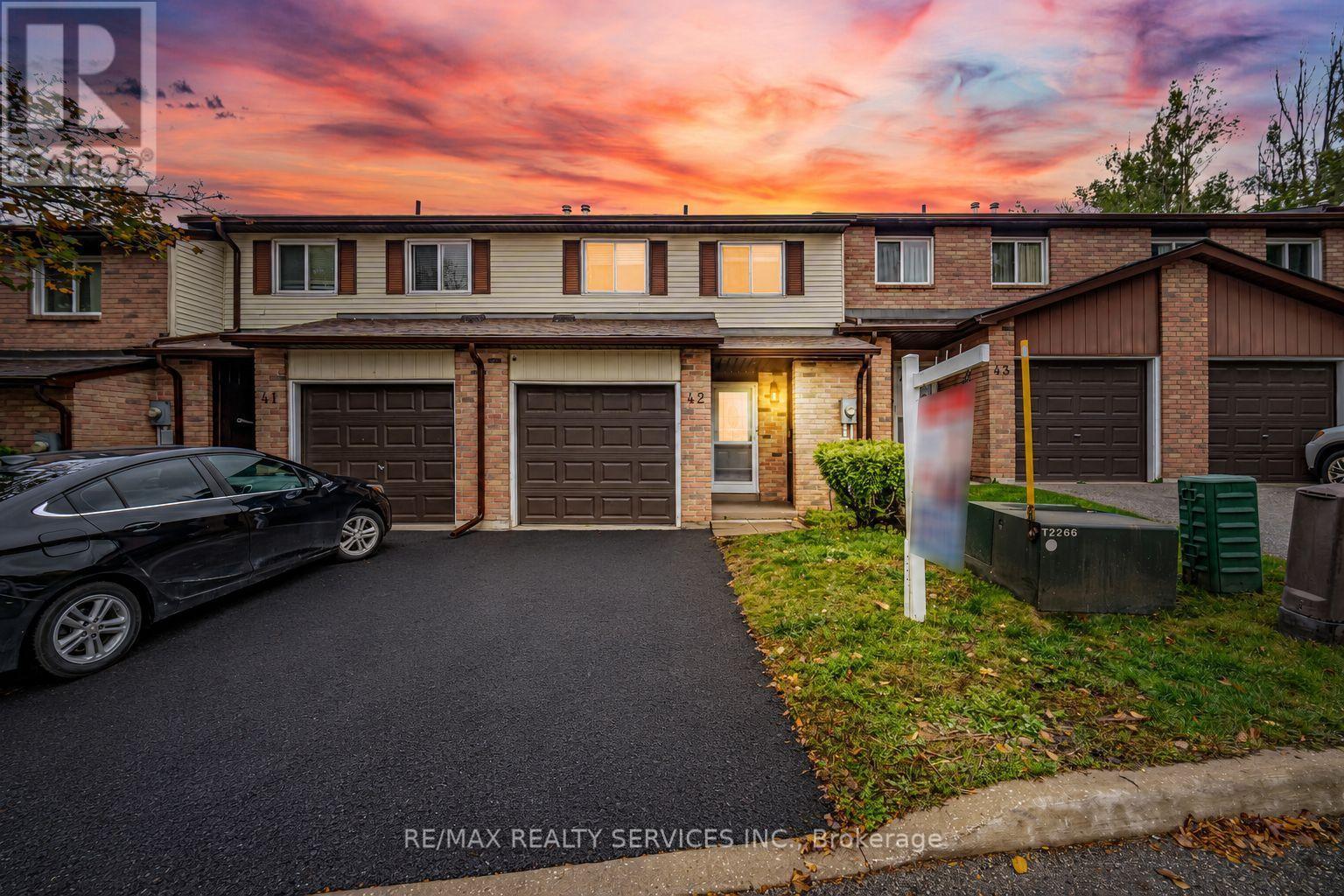 MLS® listing #30414738 for sale located at 42 - 52 ADELAIDE STREET